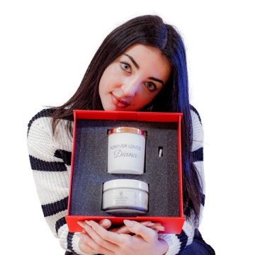 Valentine's Personalized Gift Set - Candle & Vegan Cosmetic Valentine's gift set featuring a personalized candle and vegan cosmetic.